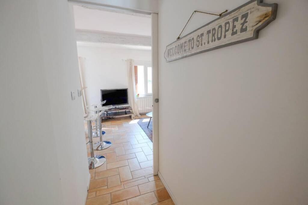 Appartement Centre Ville St Maxime, Plage A Pied 생트막시메 외부 사진