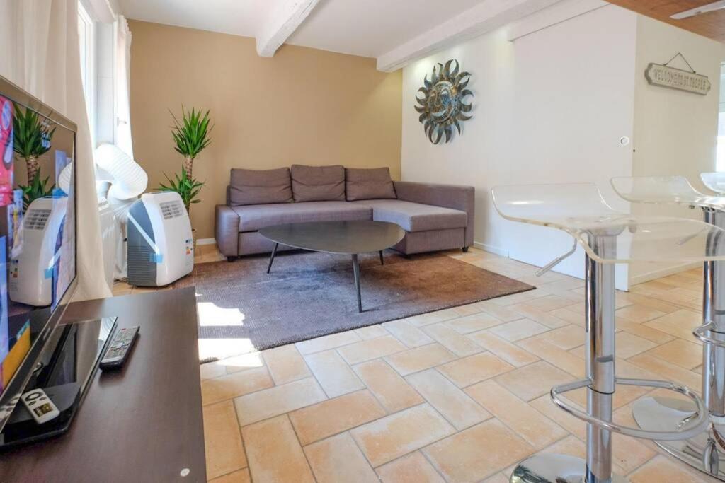 Appartement Centre Ville St Maxime, Plage A Pied 생트막시메 외부 사진
